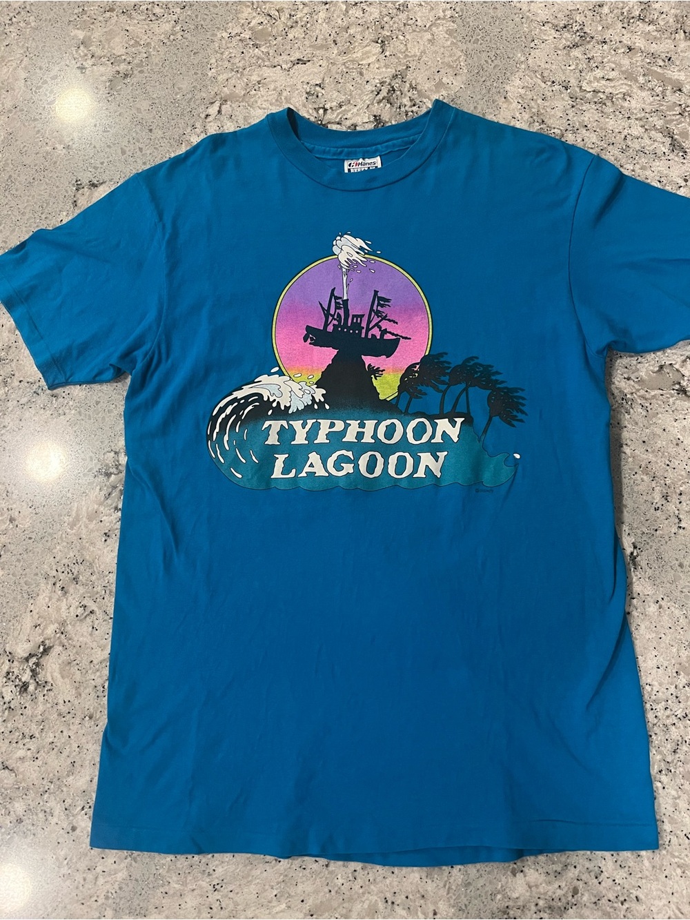 Vintage 90s Disney Typhoon Lagoon Men's Teal Graphic Short Sleeve Tee